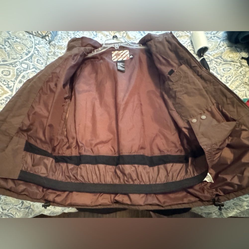 Quicksilver ski jacket. - Picture 4 of 8